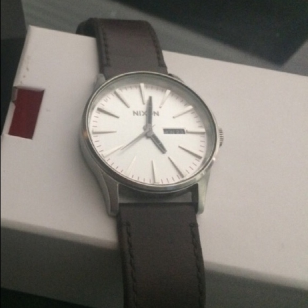 Nixon Sentry